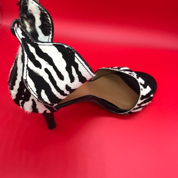 COPY - Zebra print heels - Picture 3 of 3